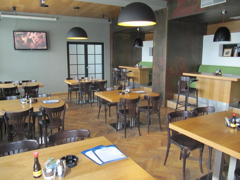 奥洛穆茨 杜姆旅馆酒店 外观 照片
